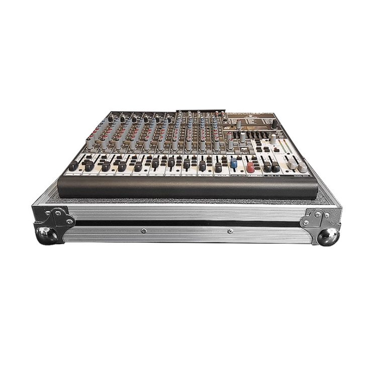 Behringer XENYX 1832 fx
